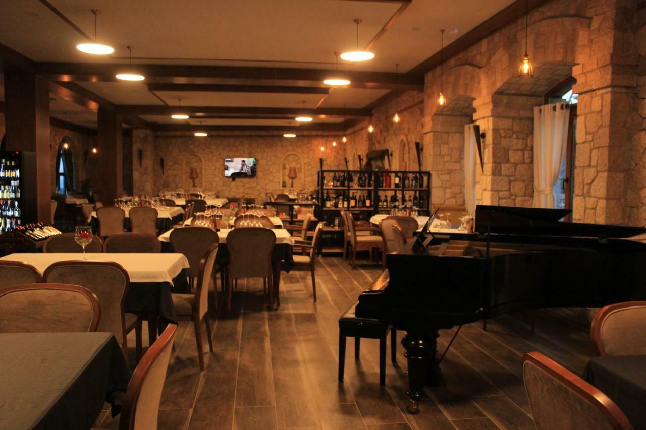 Chateau Fasel 地拉那 外观 照片